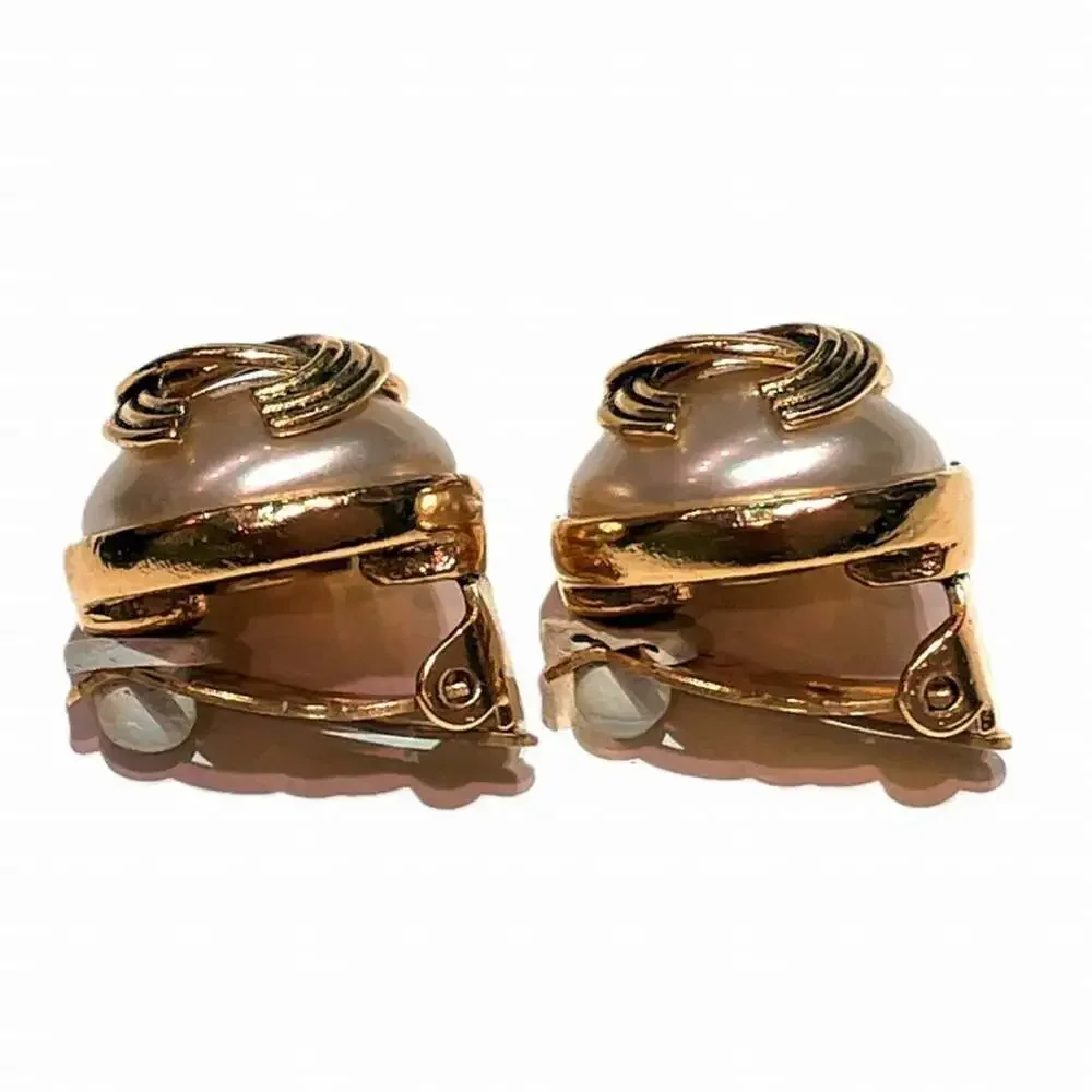 CHANEL Gold Pearl Earrings